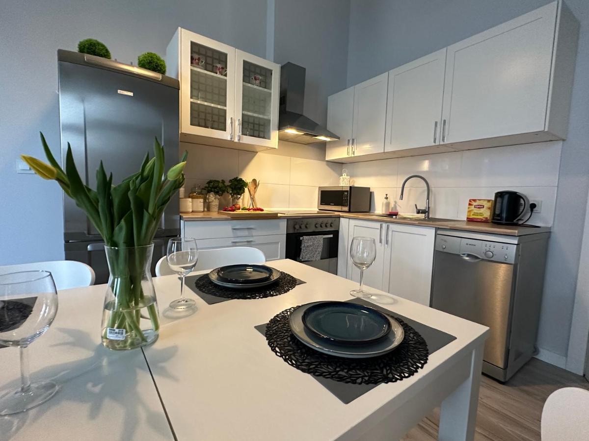 Apartament Wroclawia Bagian luar foto