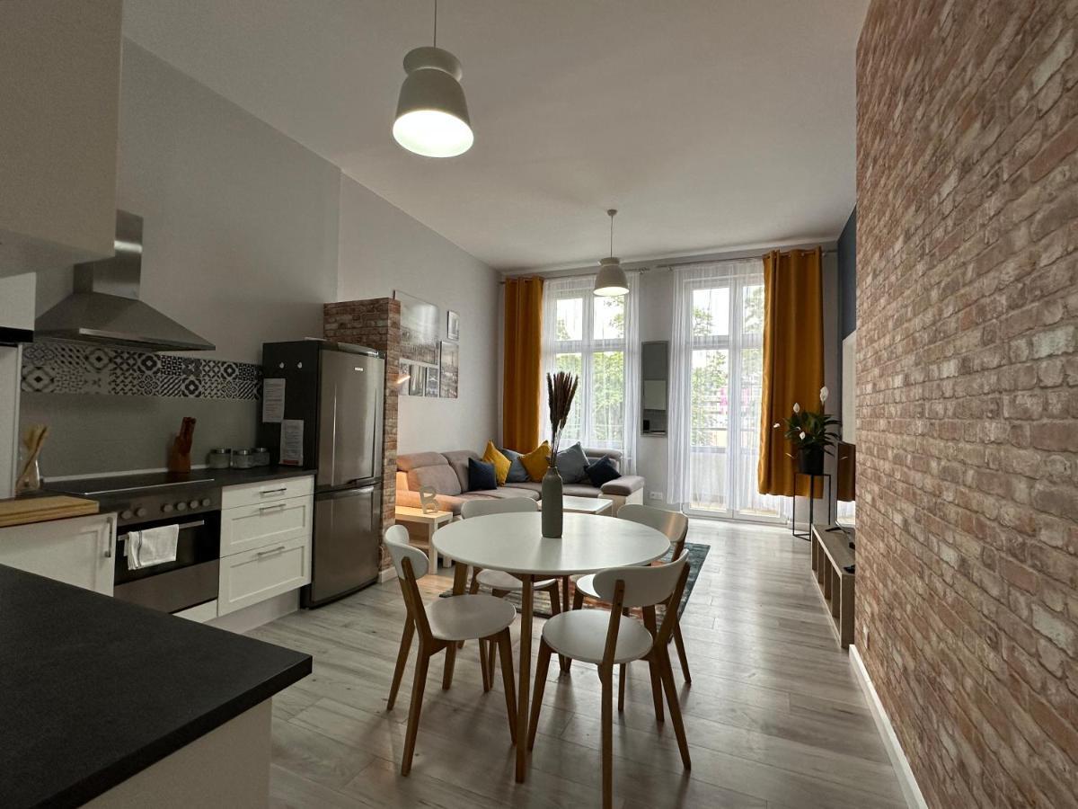 Apartament Wroclawia Bagian luar foto
