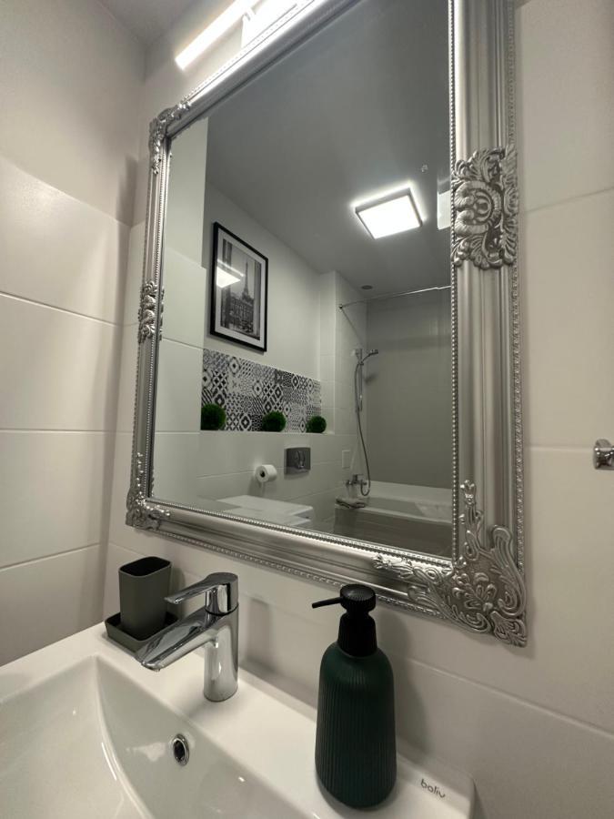 Apartament Wroclawia Bagian luar foto